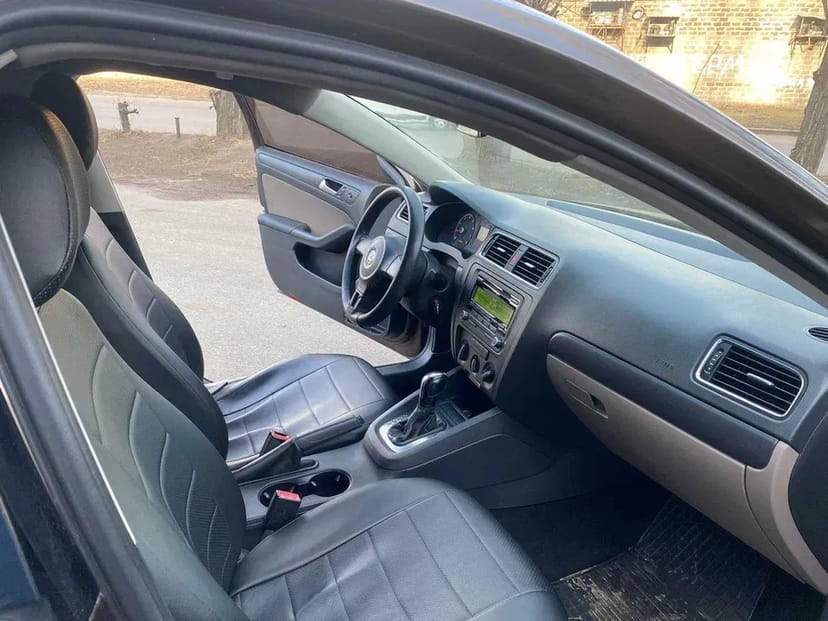 Авто є різні варіанти авто автомат газ/бензин 4000-4200грн/тиждень