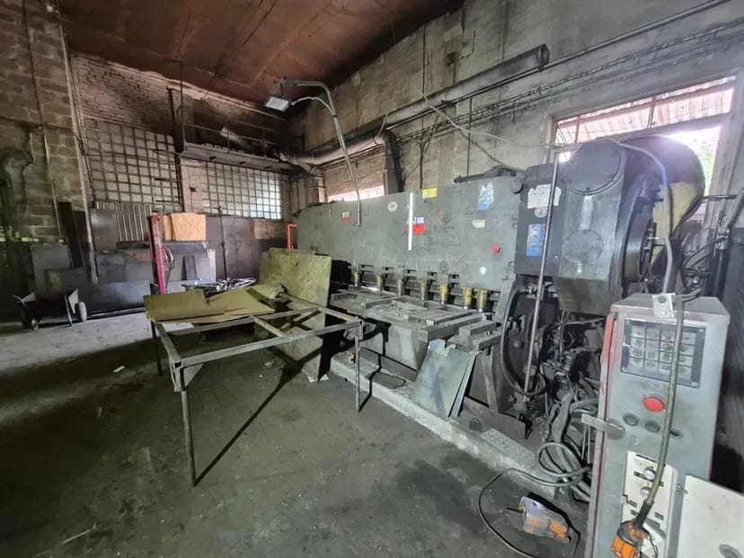 Токарні роботи, рубка гілятиною, стрічкова пила по металу, трубогиб