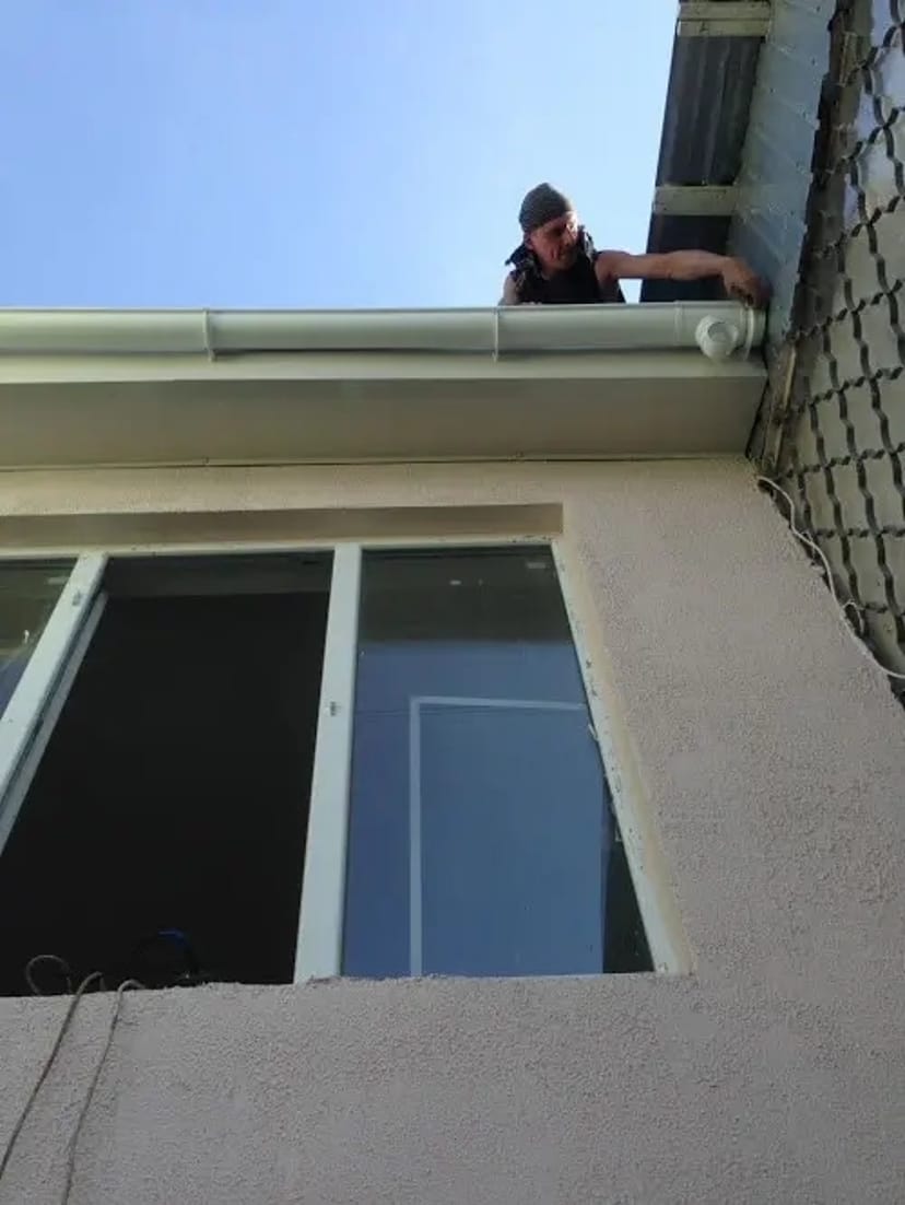 Прочищення лівневок і водостічної системи від 60 ₴/пог.м