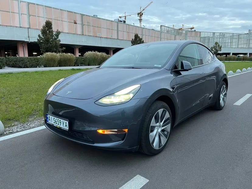 Tesla Model Y Long Range Dual Motor