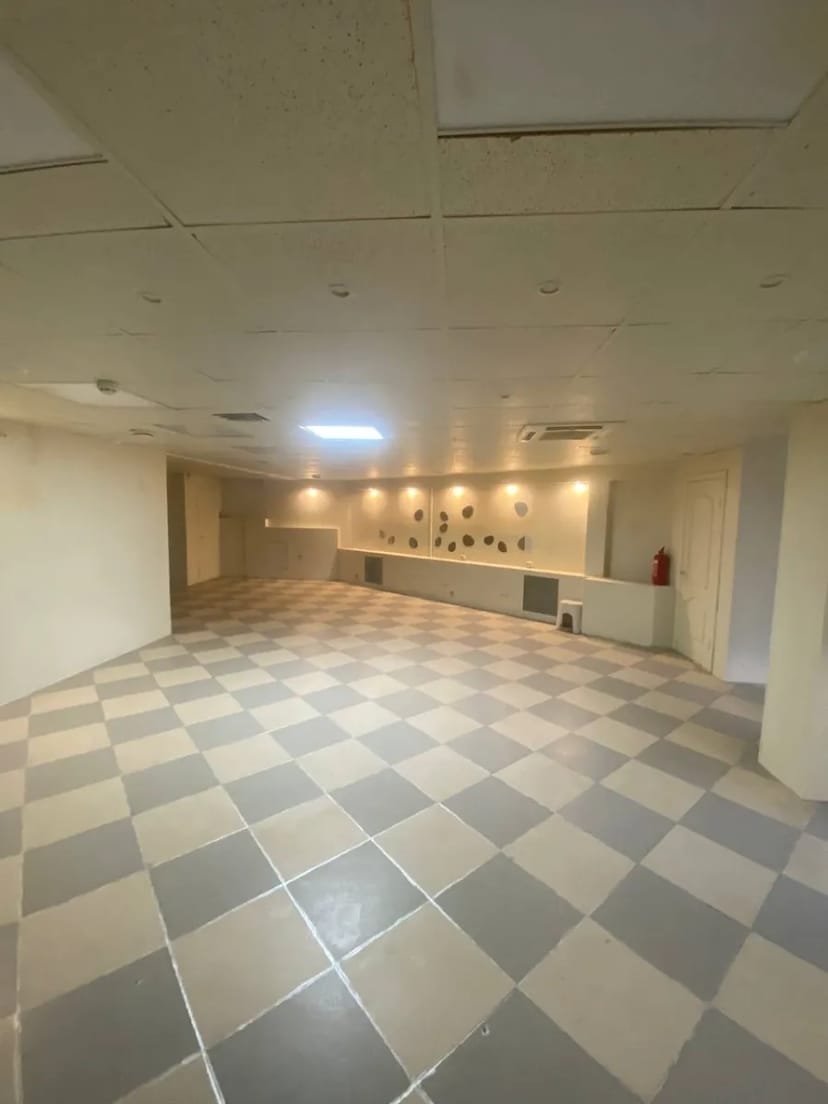 Фасадне приміщення 120 м2 навпроти Палацу спорту