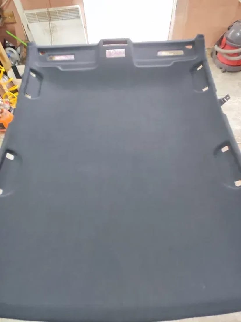 Перетяжка карт дверей авто,стелі, підлокітники, стійки, пластик.