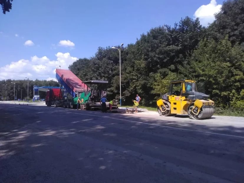 Дорожній каток для швидкого та якісного ущільнення доріг