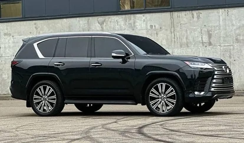 354 Джип без водія Lexus LX 500 подобово