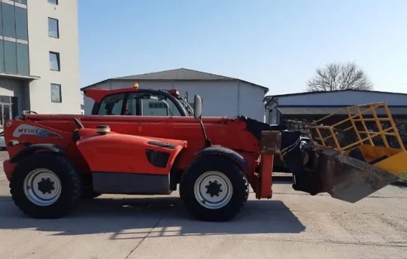 Телескопический погрузчик Manitou, JCB