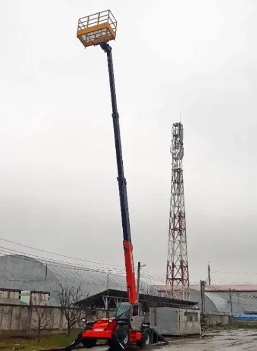 Телескопический погрузчик Manitou, JCB