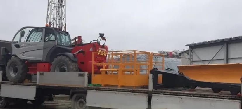 Телескопический погрузчик Manitou, JCB