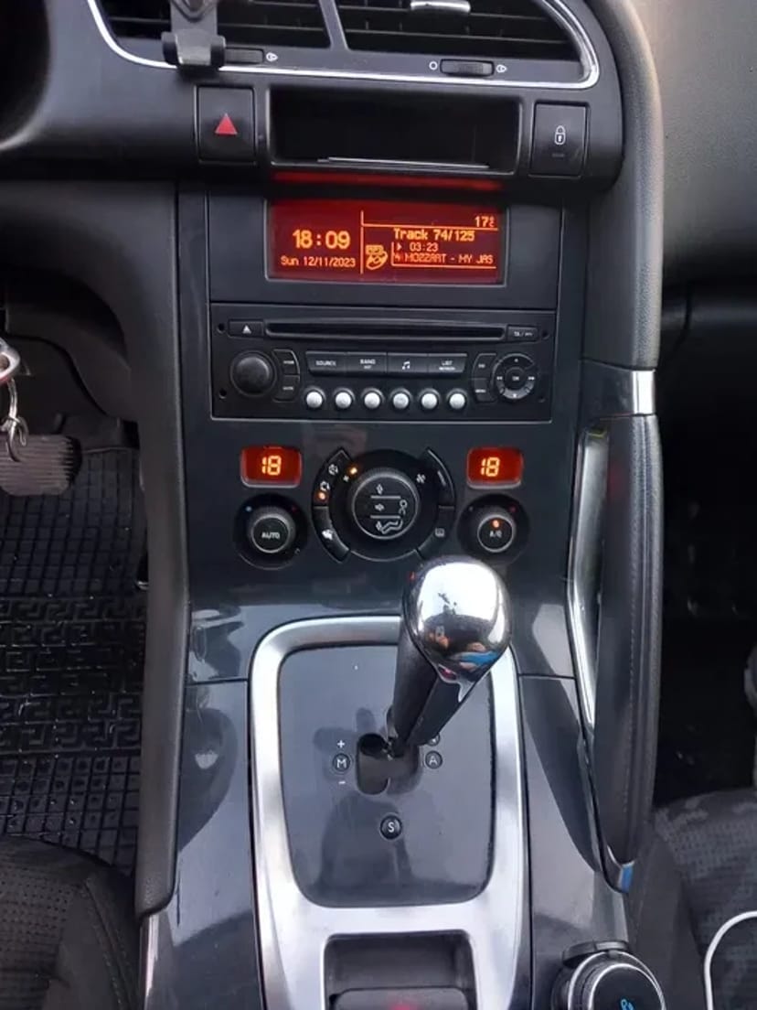 Автомобіль Peugeot Автомат