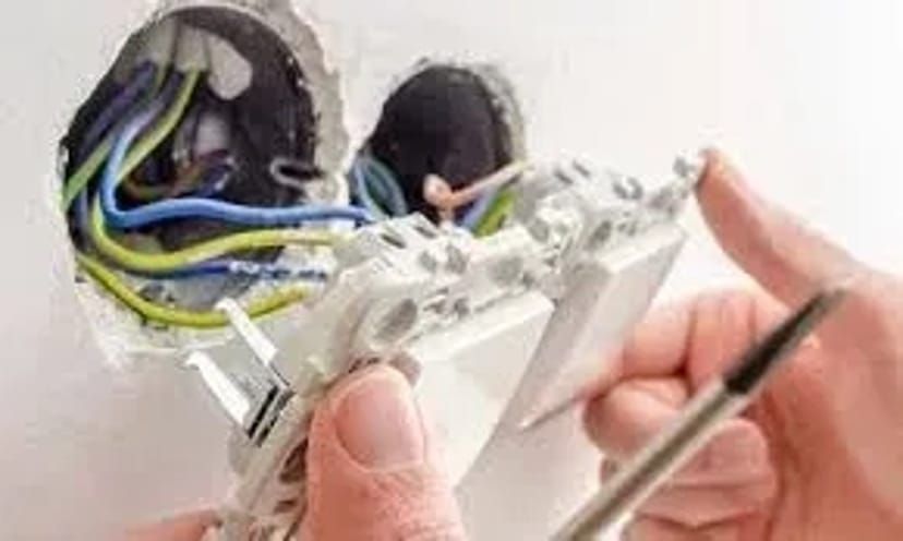 Электрик опытный в кратчайшие сроки выполнит любые работы