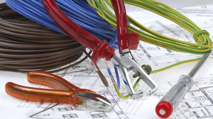 Электрик опытный в кратчайшие сроки выполнит любые работы