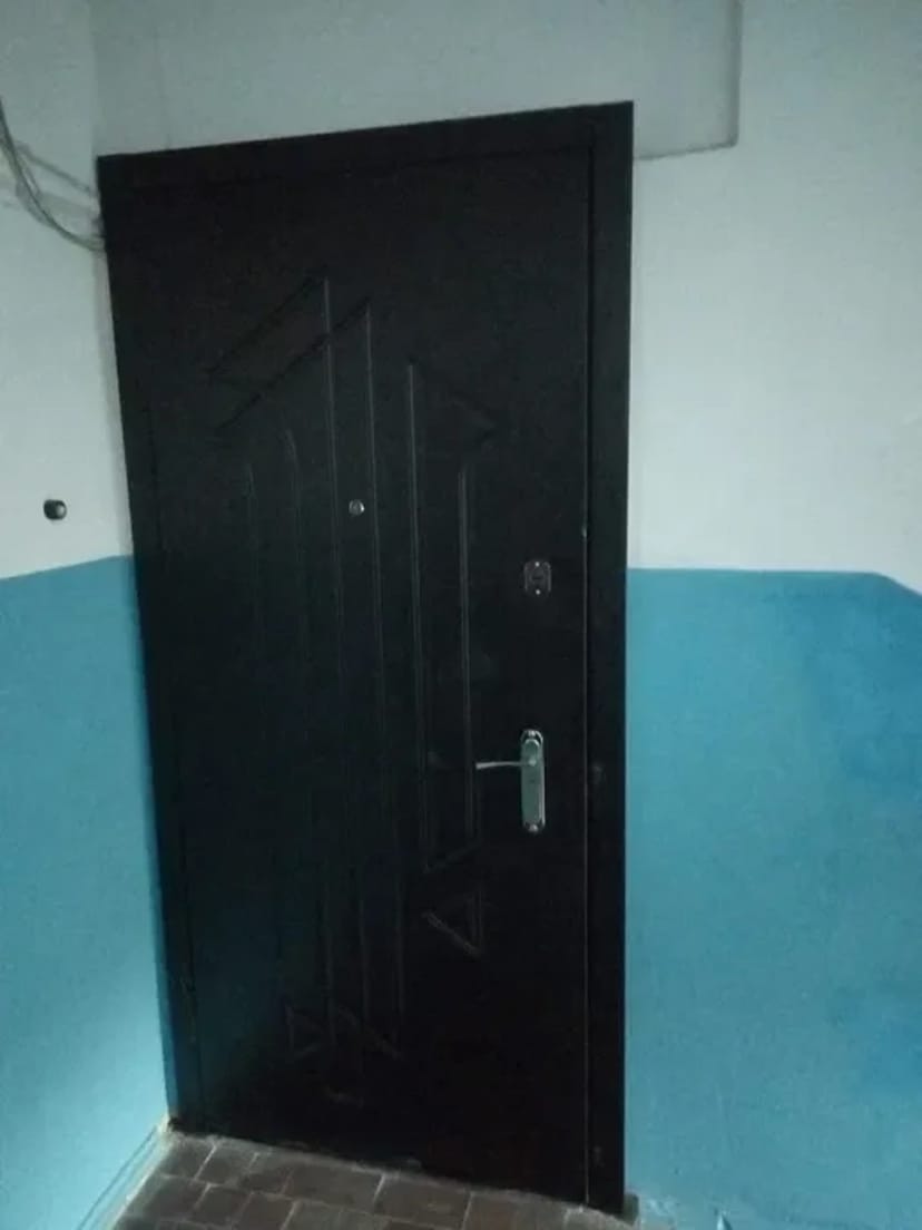 Професійний ремонт металевих дверей та заміна замків.