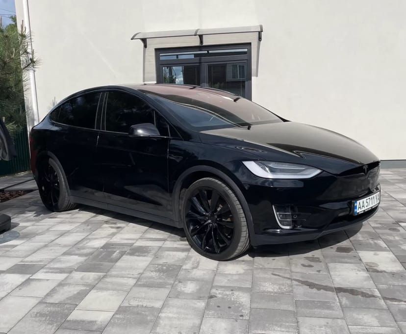 Tesla Model X 2020