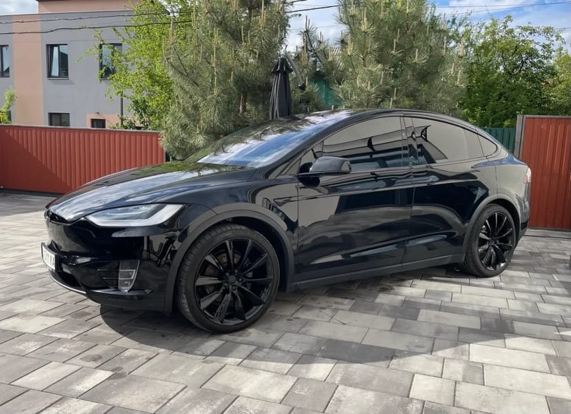 Tesla Model X 2020
