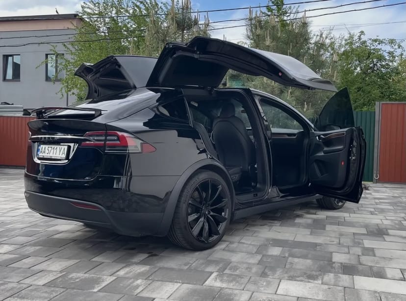 Tesla Model X 2020