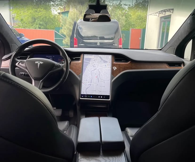 Tesla Model X 2020