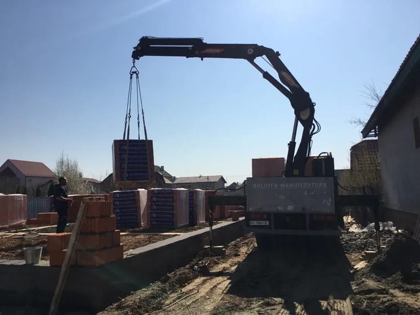 Послуги крана-маніпулятора| Вантажоперевезення