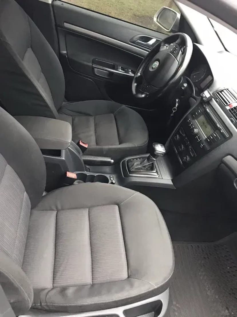 Комфортна Шкода Октавія А5 для тривалих поїздок та роботи