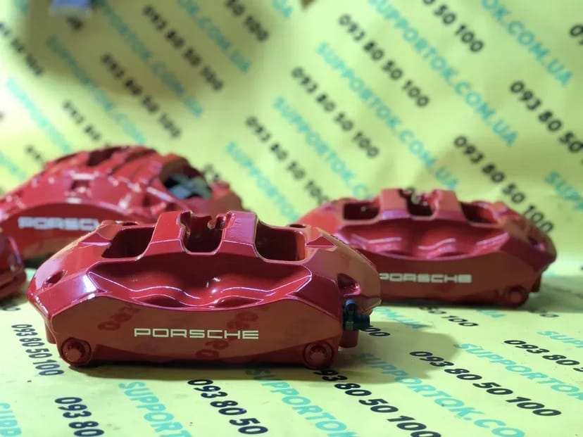 Професійне фарбування супортів з логотипом brembo porsche tesla