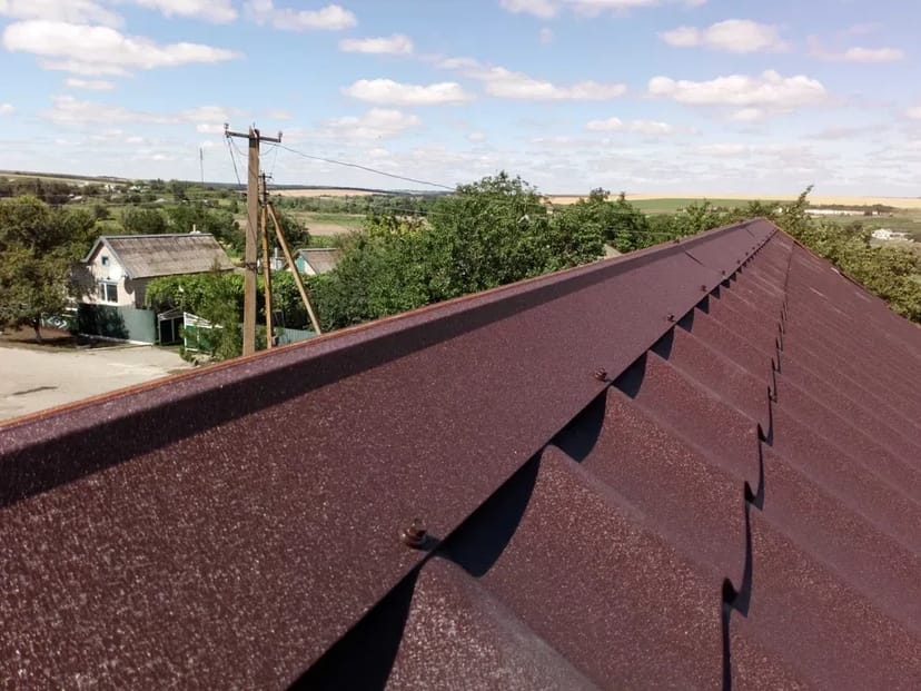 Покрівельні Системи для Вашого Дому: Монтаж Усіх Типів Покрівель: Плоских та Скадних, з Використанням Інноваційних та Класичних Матеріалів.