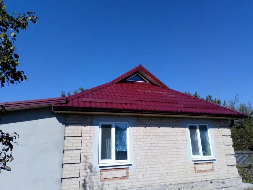 Покрівельні Системи для Вашого Дому: Монтаж Усіх Типів Покрівель: Плоских та Скадних, з Використанням Інноваційних та Класичних Матеріалів.