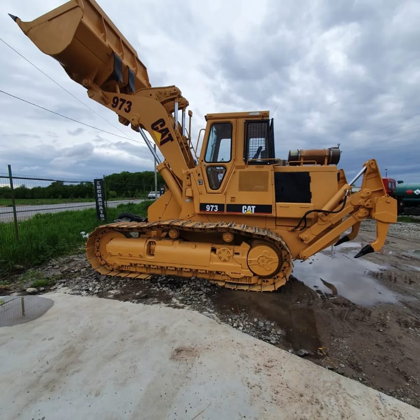 Бульдозер-навантажувач CATERPILLAR 973