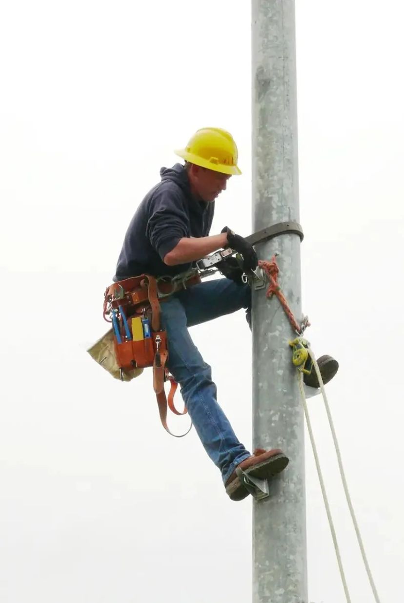 Надаємо послуги монтажні роботи