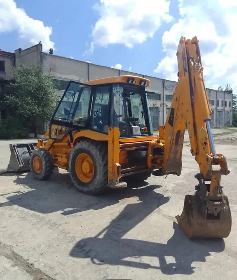 Екскаватор JCB 3CX з досвідченим оператором