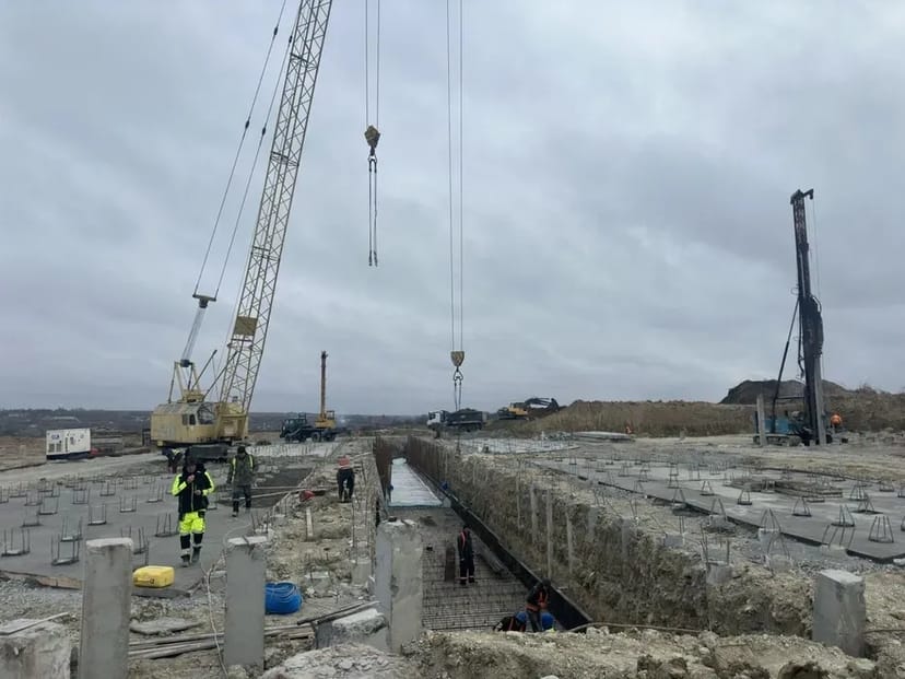 Бетонні роботи, фундаменти, колони, моноліт, будь якої складності.