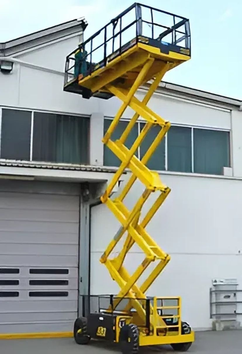 Вузький акумуляторний підйомник Haulotte Compact 10N