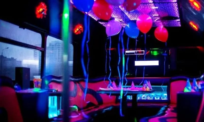 065 Автобус Party Bus Vegas на день народження
