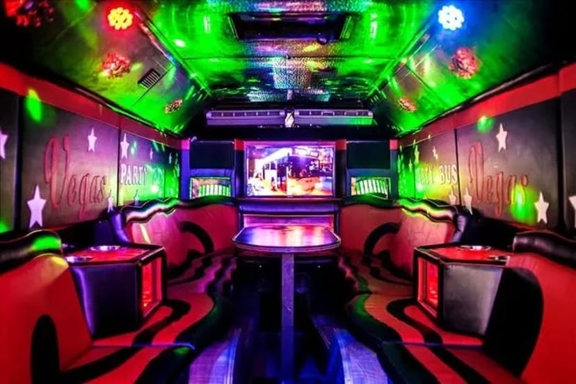 065 Автобус Party Bus Vegas на день народження
