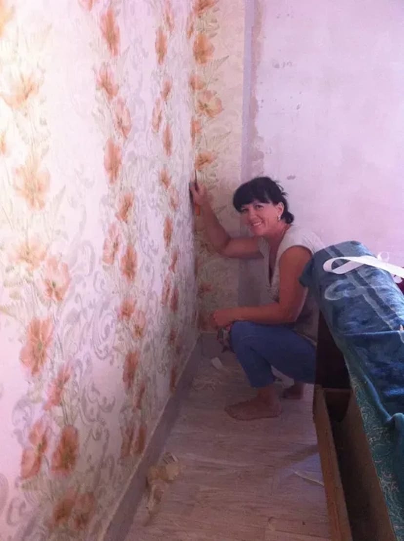 Поклейка обоев, шпалер, багетів, покраска - від 120-150 грн/м². Стаж роботи більше 20 років