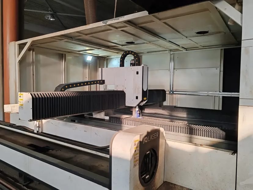 Лазерна різка листового металу та труб