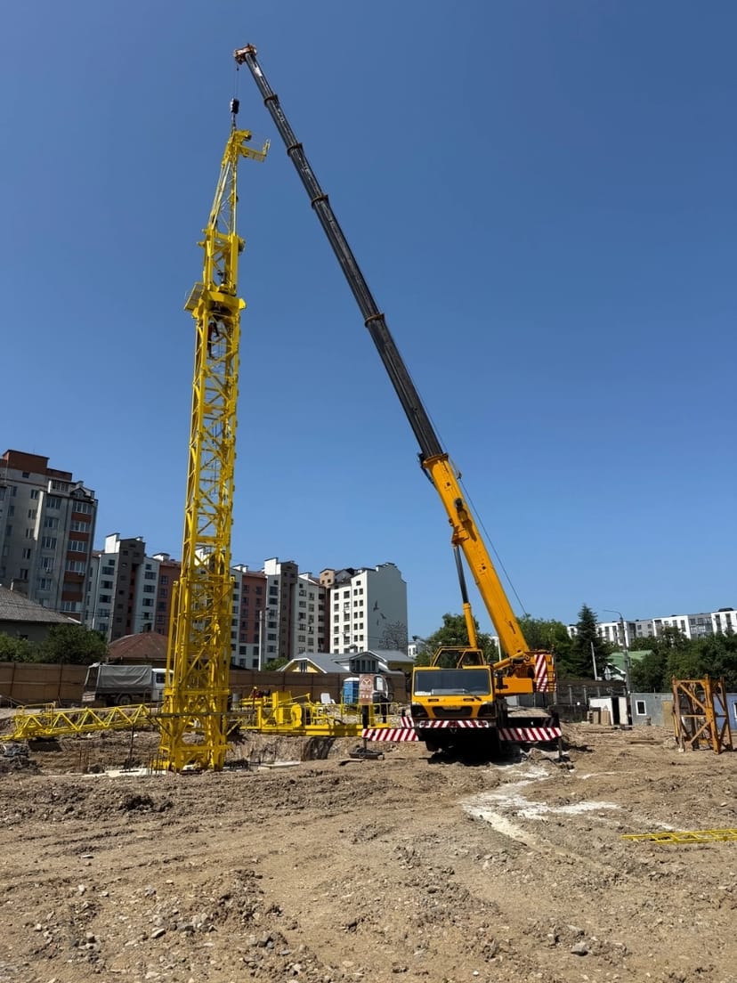 Автокран 55-30-25-14-10т.