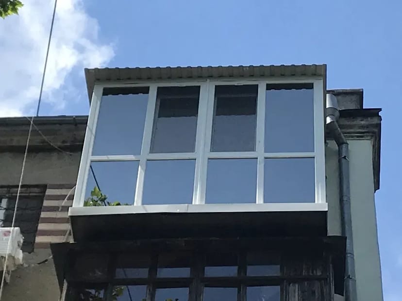 Скління балкона. Балкон під ключ. Французький балкон. Вікна