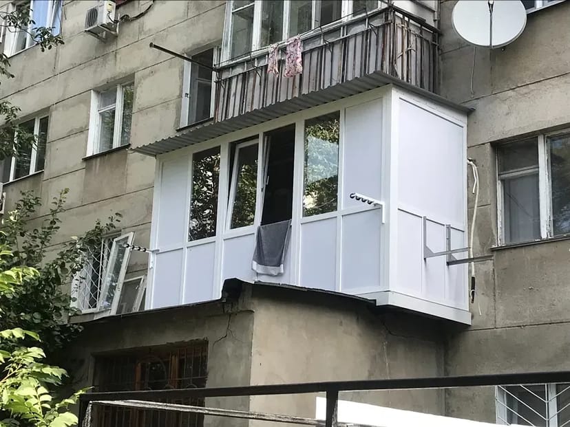 Скління балкона. Балкон під ключ. Французький балкон. Вікна