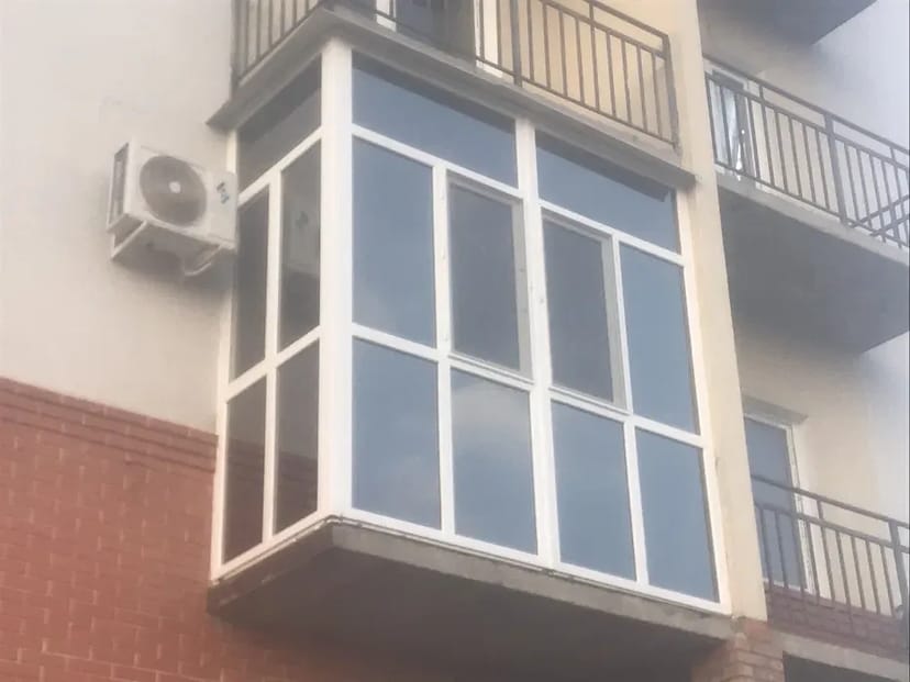 Скління балкона. Балкон під ключ. Французький балкон. Вікна