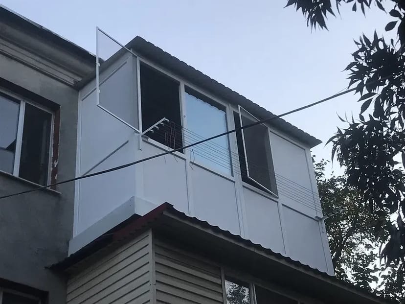 Скління балкона. Балкон під ключ. Французький балкон. Вікна