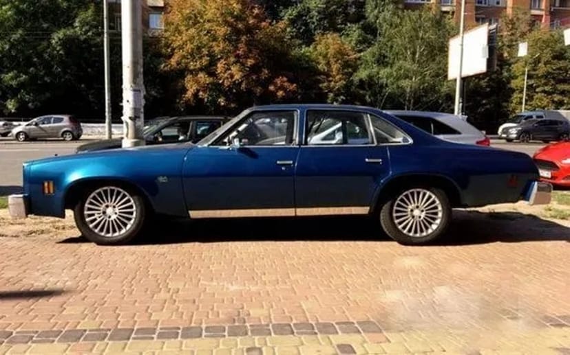 387 Ретро авто на зйомки фотосесію Chevrolet Malibu Classic 