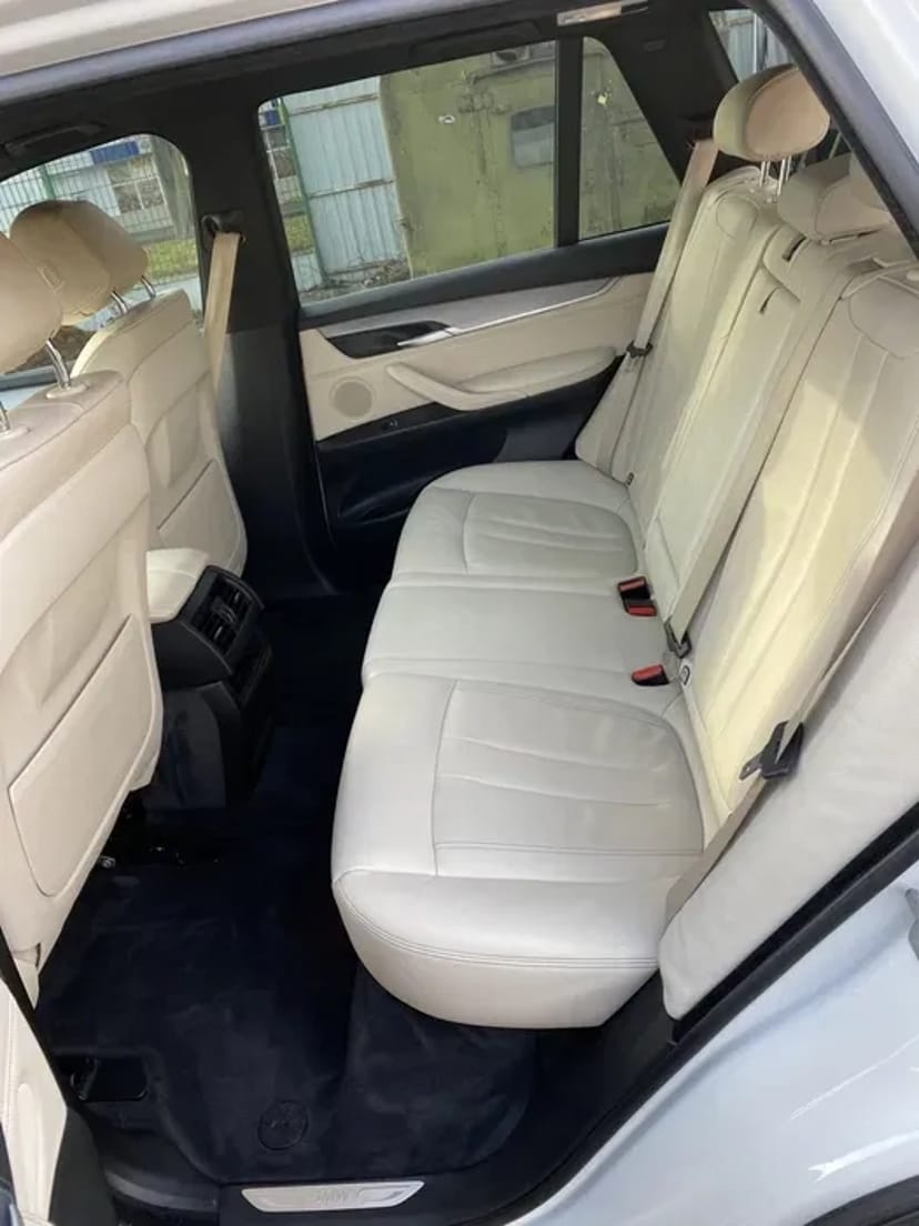 Мийка двигуна,хімчистка салону, полірування, чистка салону, Автомийка