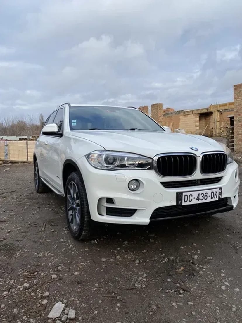 Мийка двигуна,хімчистка салону, полірування, чистка салону, Автомийка