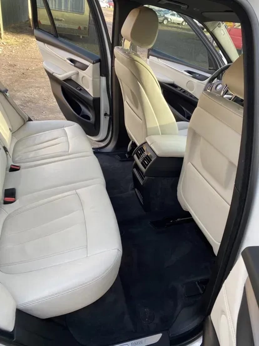 Мийка двигуна,хімчистка салону, полірування, чистка салону, Автомийка