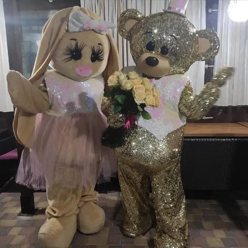 Виписка з пологового будинку, зустріч, білий ведмедик.