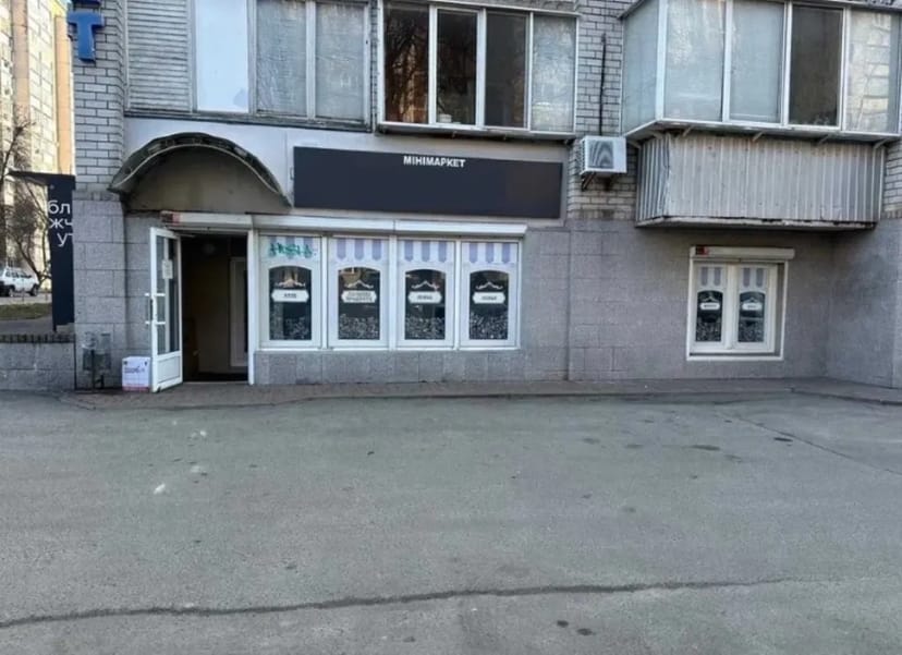 Фасадне приміщення 180 м2 на бульварі Незалежності