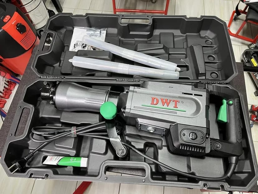Відбійний молоток Бетонолом DWT AHP14-30 BMC - 1700 Вт 50 Дж