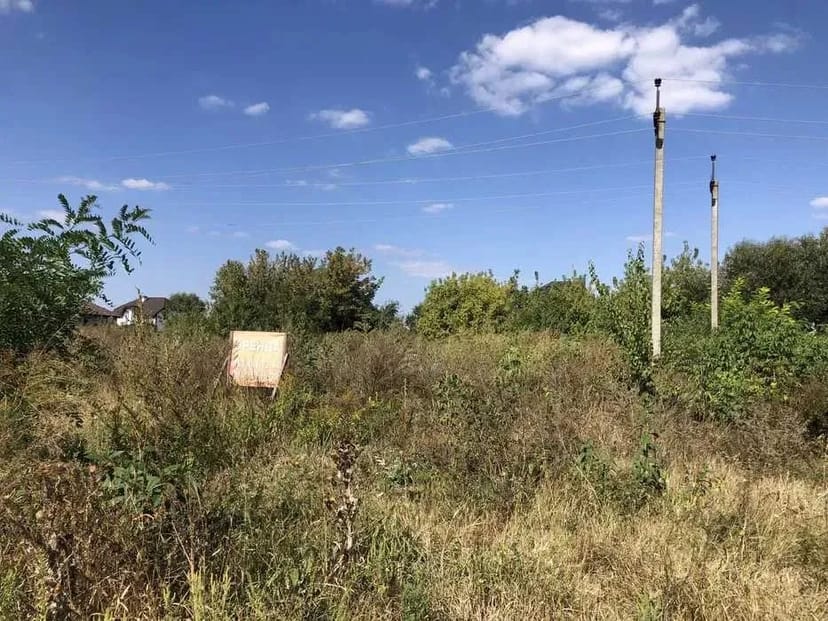 Ділянка в с. Гатне 6 сот