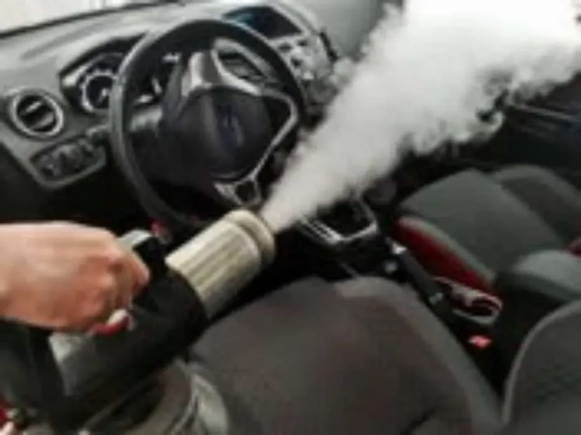 Усунення запаху в автомобілі із застосуванням Сухого туману та Озонатора