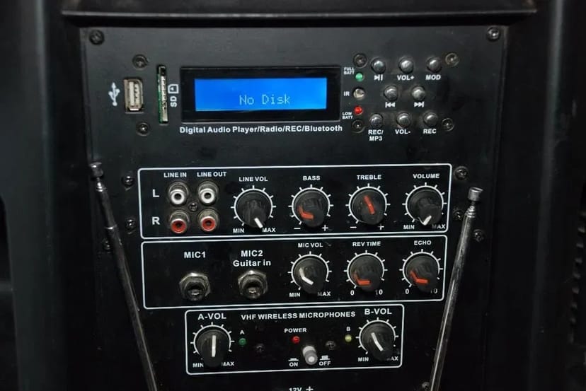 Акумуляторні акустичні колонки 200 ватт