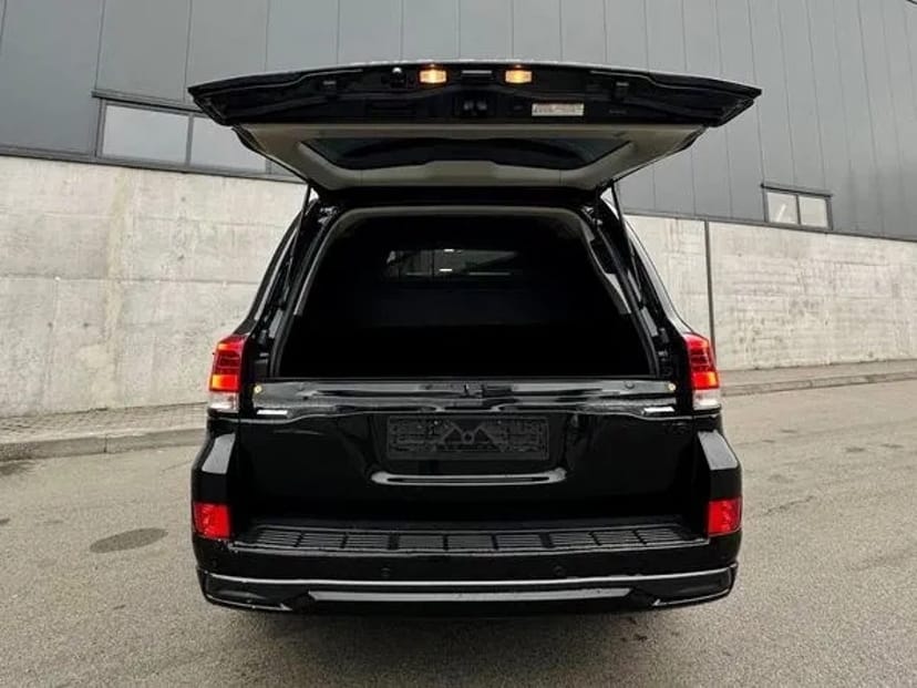 358 Броньований джип Toyota Land Cruiser 200