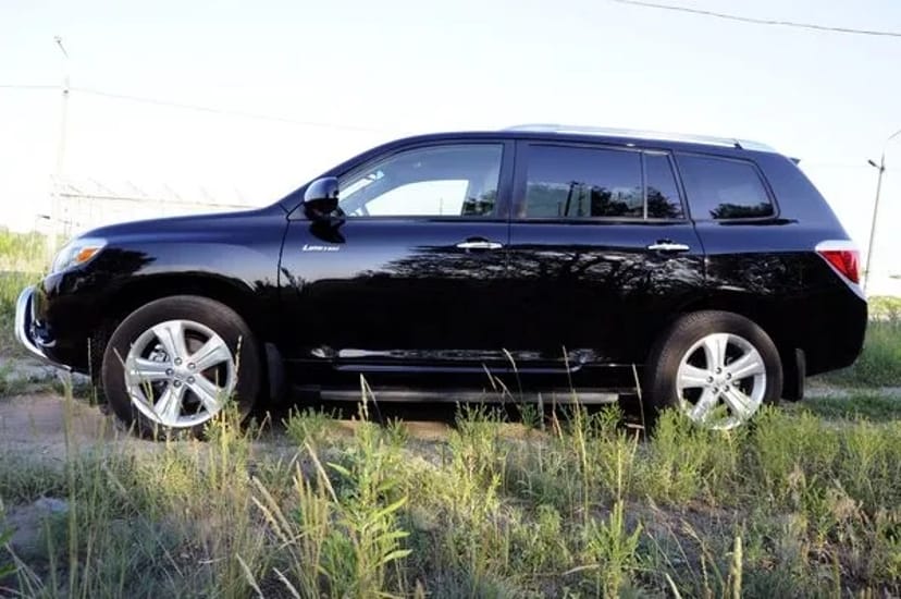 268 Позашляховик на весілля Toyota Highlander